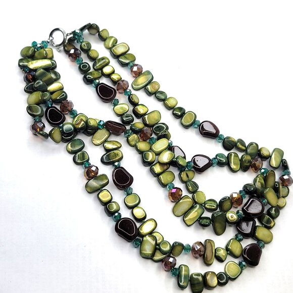 Mother of Pearl Bib Necklace in Green and Brown Shell Bead Chips Three Strand - Picture 3 of 12